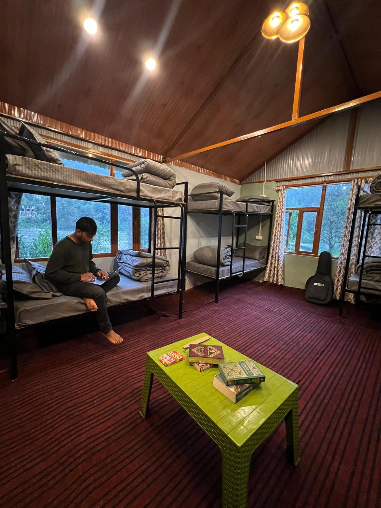 Mountrush Adventures Hostel *