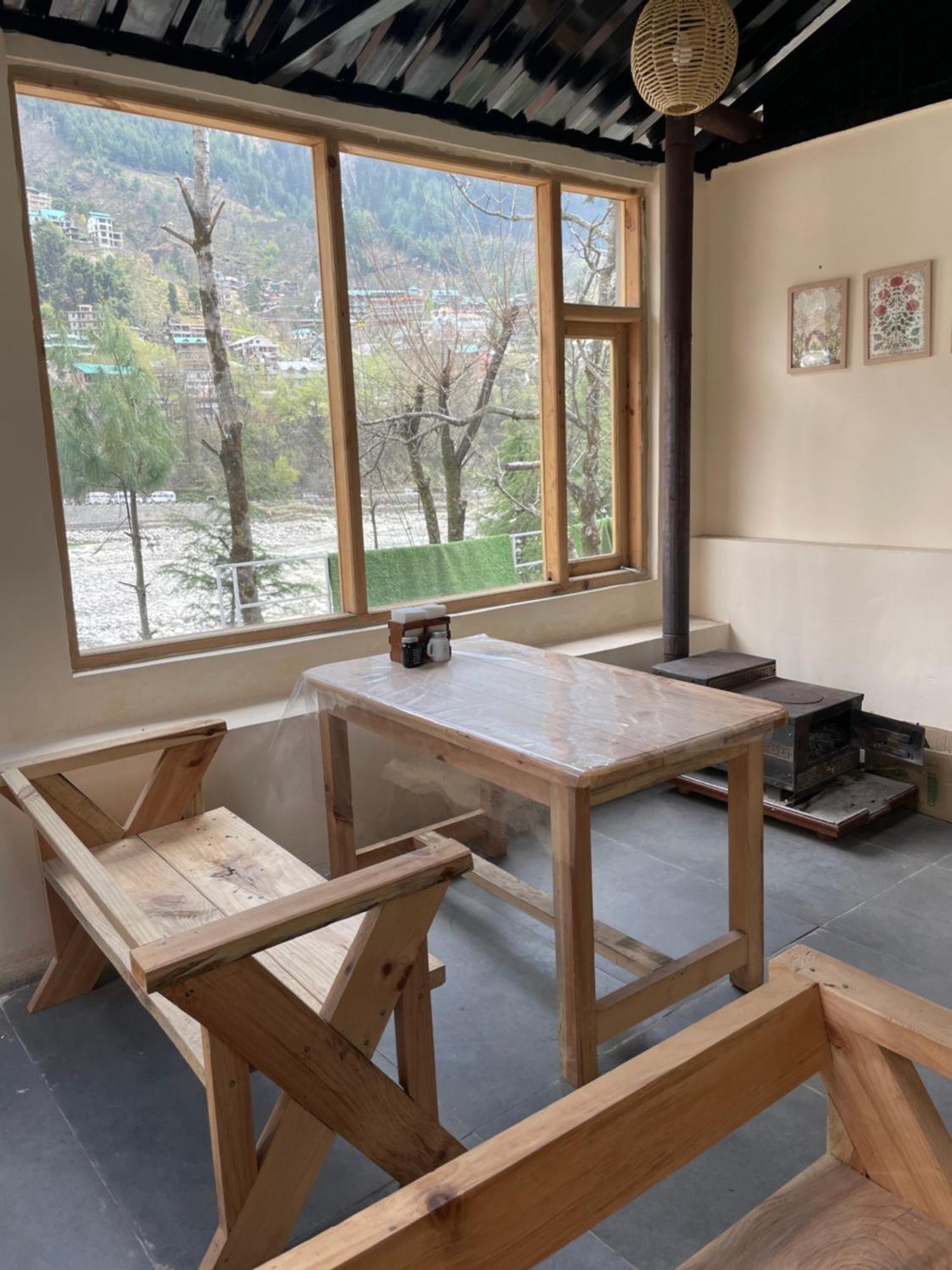 Mountrush Adventures Hostel